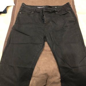 Avenue black jean capri